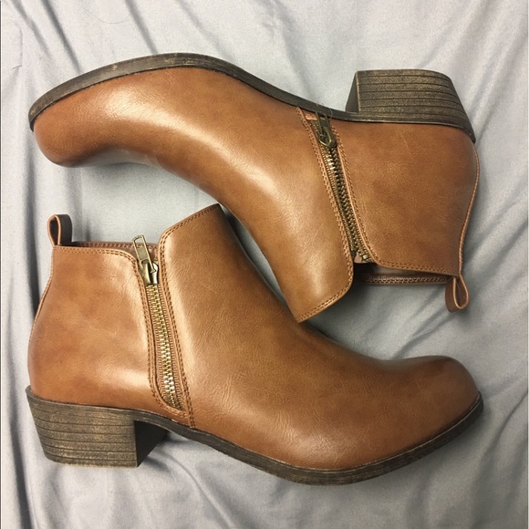 Zip-Up Booties - Picture 2 of 4